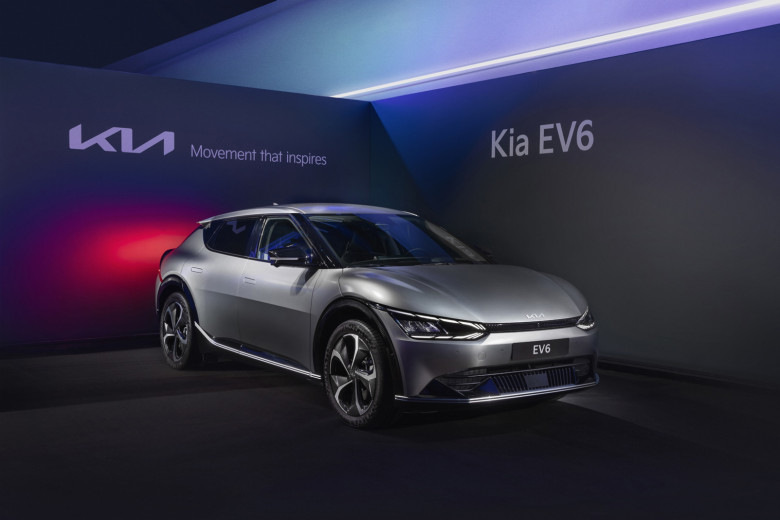 «Киа» планирует начать продажи электрического кроссовера Kia EV6 в России