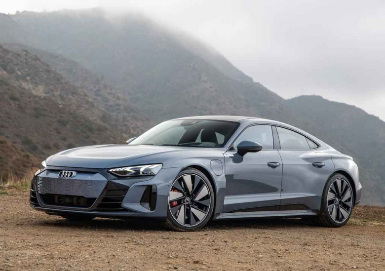 Audi e-tron GT – самый красивый автомобиль 2021 года