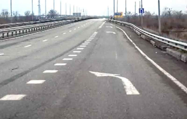 Водители заявили о 500 дорожных ловушках на дорогах России