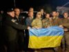 «Пташка» и часть «азовцев» дома: группа защитников Мариуполя вернулась в Украину из российского плена