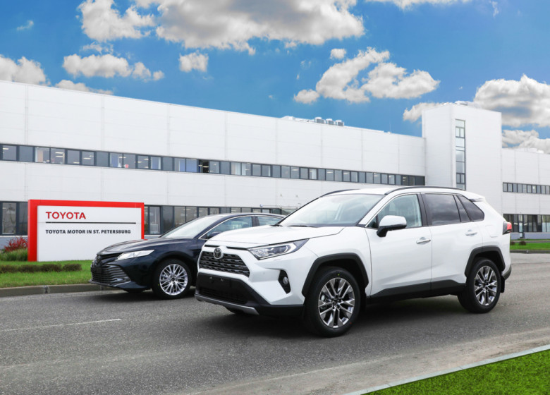 Toyota начнет увольнять работников завода в Петербурге в ноябре