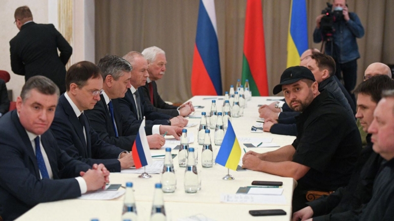 Запад непублично ищет возможные условия мира между Украиной и Россией - WSJ