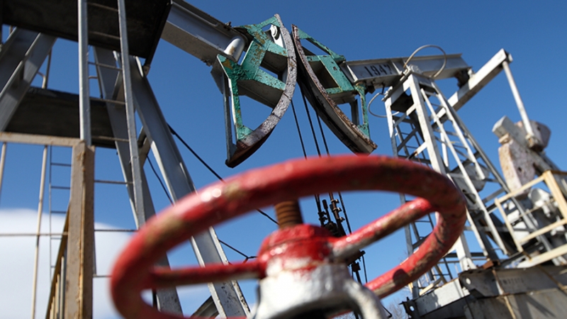 Цена нефти Brent опустилась ниже $79 впервые с 31 марта