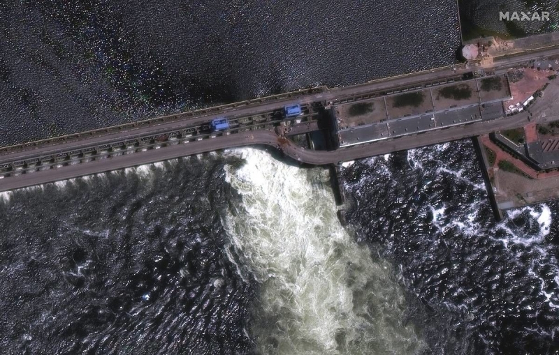 Каховская ГЭС: уровень воды упал ниже "мертвой точки" - у Кривого Рога запасов хватит на 1,5 месяца