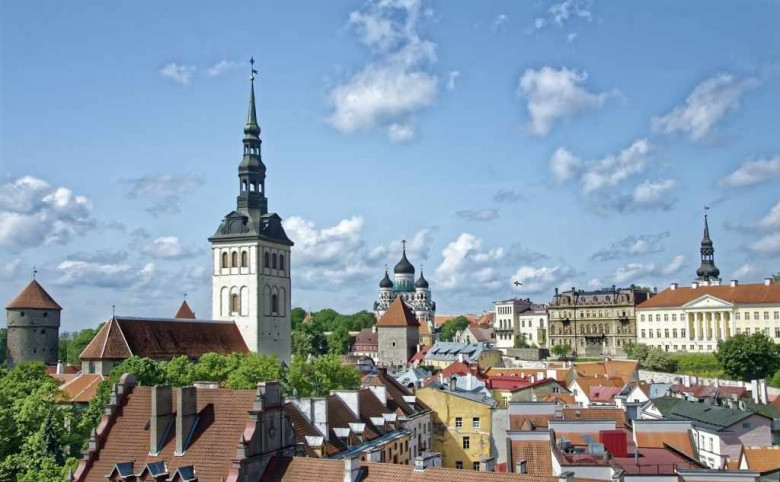 Эстония заявила о готовности закрыть границу с Россией, Латвия - нет