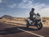 Honda анонсирует старт продаж в России скутеров ADV350 и Forza 350