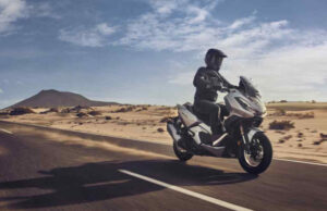 Honda анонсирует старт продаж в России скутеров ADV350 и Forza 350