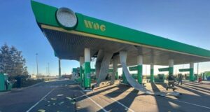 Войска РФ ударили «Искандером» по Николаеву, есть жертва: спасатели показали видео