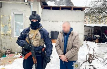 Дезертир в Ровенской области сбежал с полигона и отстреливался от полиции: в доме нашли арсенал оружия