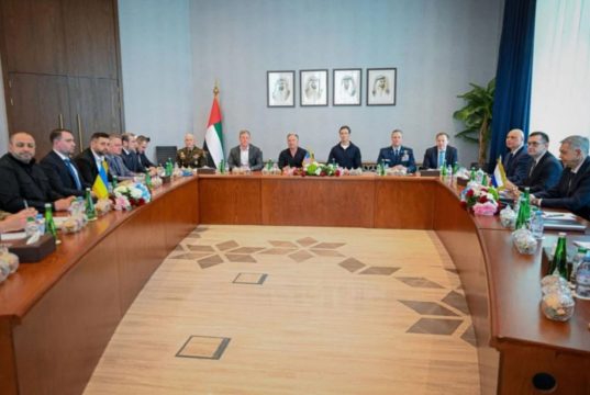 Осторожный прогресс и новые риски для диалога: «РБК-Украина» узнало новые подробности переговоров в Абу-Даби