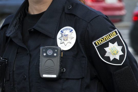 В Днепре группа в балаклавах напала на судью — женщину от похищения спас муж