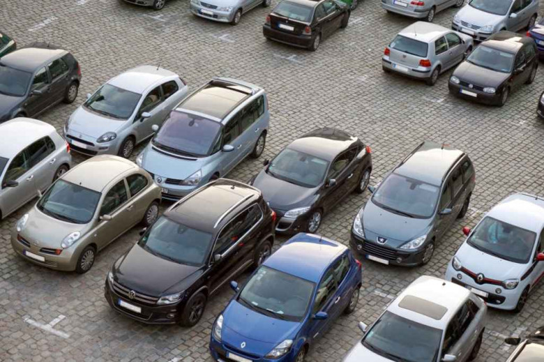 Депутат Госдумы потребовал ограничить скорость роста тарифов на платных парковках