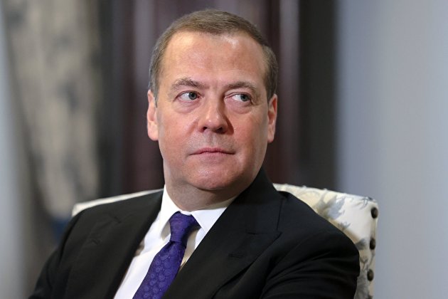 Медведев заявил, что Twitter прогнулся под США и Украину