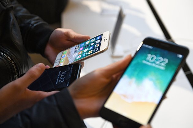 Смартфоны Apple не вышли в лидеры по продажам в России в 2023 году